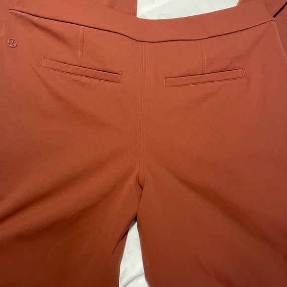 Lululemon Straight-Leg Mid-Rise Pant Luxtreme *Regular Size Large - Picture 4 of 4